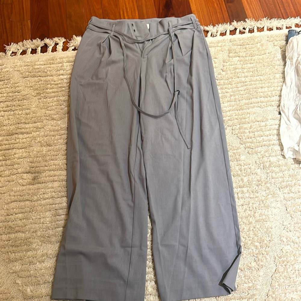 Women’s high rise loose trouser